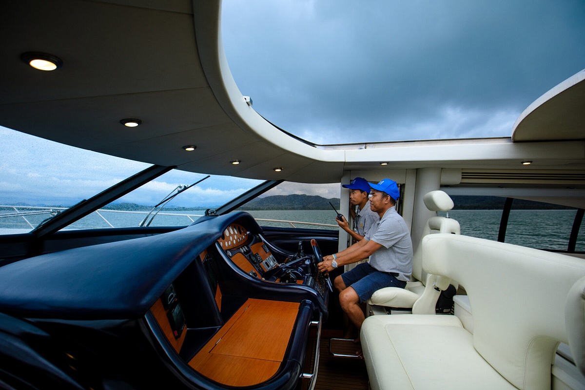 Аренда яхты Sunseeker Predator 80 - August Moon на Пхукете